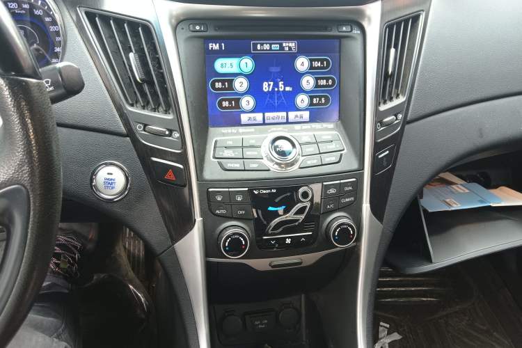 Used Hyundai Sonata 2011 2.0L Automatic Top-Grade Version
