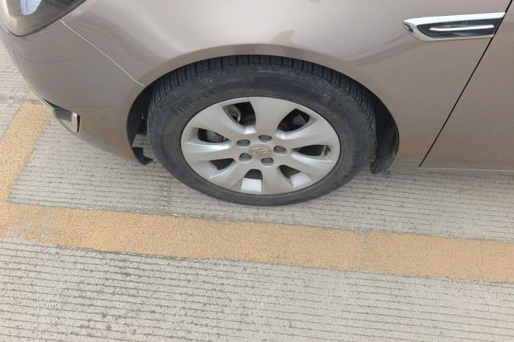 Used Buick Regal 2014 2.0L Leading Fashion Edition Left Front Wheel Hub