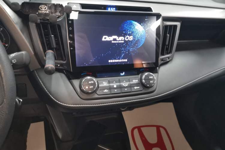 Used Toyota RAV4 2019 2.0L CVT Two-Wheel Drive Pioneer Edition China V Standard
