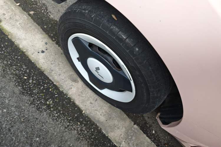 Used Wuling Hongguang MINIEV 2021 Macaron Premium Model – Lithium-NMC
