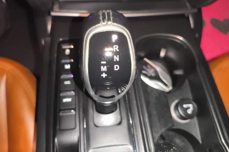 Used Maserati Ghibli 2017 3.0T Standard Edition Gear Lever