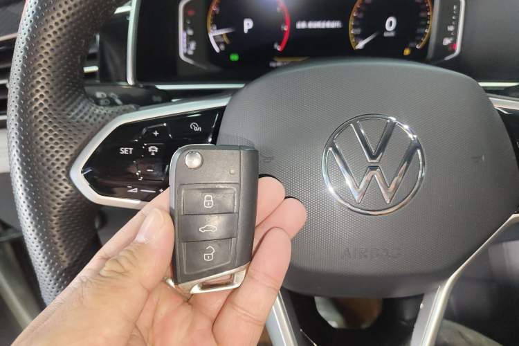 Used Volkswagen Tiguan L 2023 330TSI Automatic Two-Wheel Drive R-Line Enjoyment Edition
