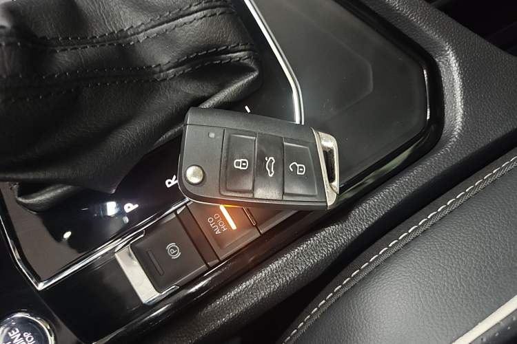 Used Volkswagen Tiguan L 2021 330TSI Automatic Two-Wheel Drive R-Line Flagship Edition
