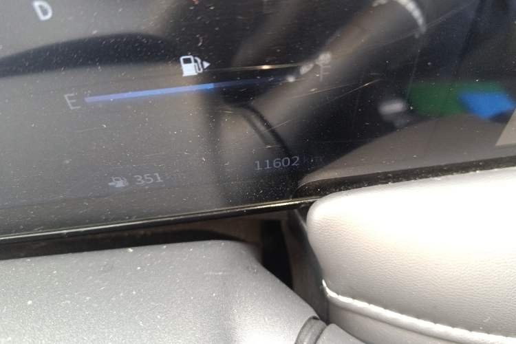 Used Venucia V 2022 260T Custom Edition · Idol
