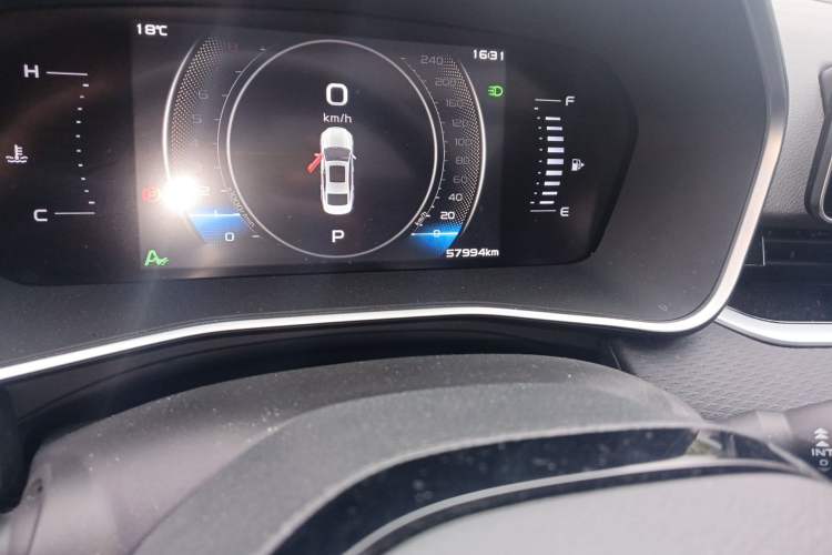 Used Geely Auto Preface 2023 2.0TD Luxury Version Odometer Close Up