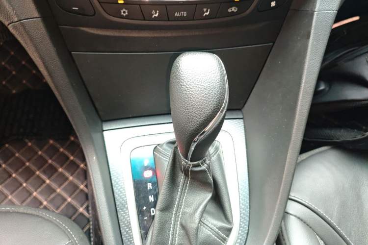 Used Buick GT 2019 18T Automatic Connected Elite Model China VI Standard Gear Lever