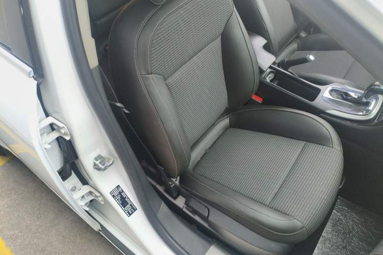 Used Buick Regal 2015 1.6T Leading Technology Model Right Front Seat