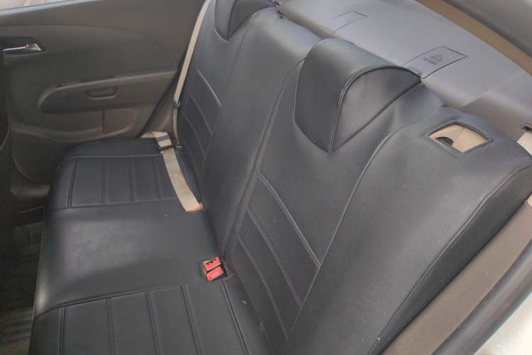 Used Chevrolet Aveo Sonic 2011 Sedan 1.4L Manual Transmission SE