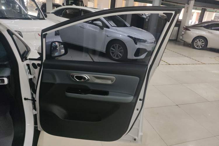 Used AION Y 2023 Plus 610 Enjoy Edition