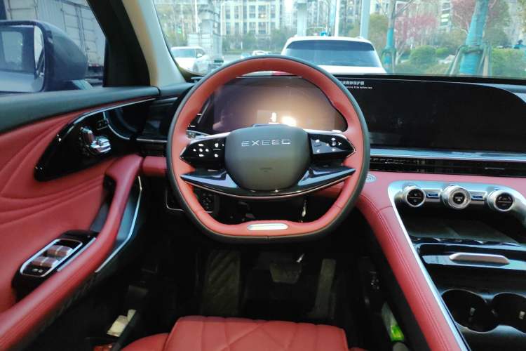 Used EXEED Stellar 2023 400T Two-Wheel Drive Comfort Flyfish Edition