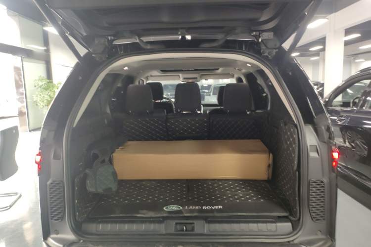 Used Land Rover Discovery 2024 360 PS S