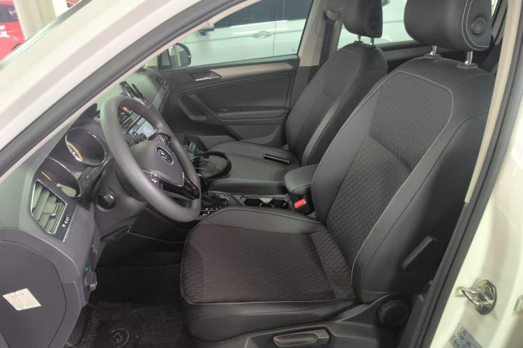 Used Volkswagen Tiguan L 2021 280TSI Automatic Two-Wheel Drive Comfort Edition – Low-Trim Version