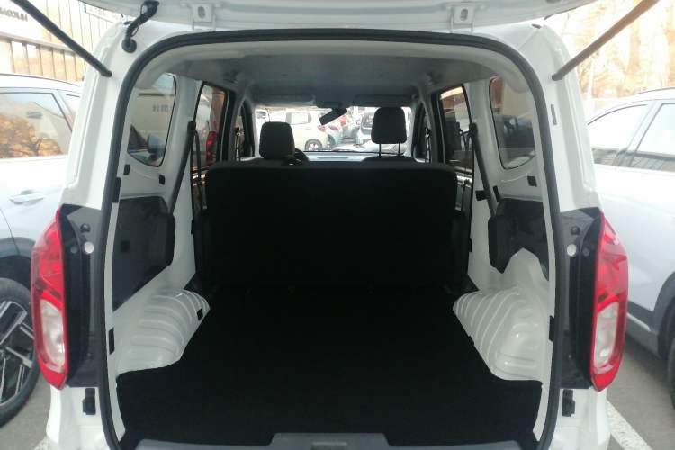 Used Wuling Hongguang New Energy 2024 All-Electric Model 300KM Practical Version
