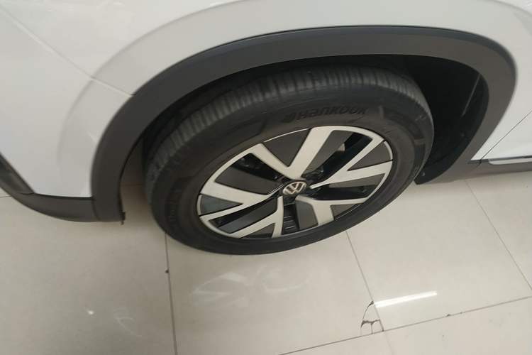 Used Volkswagen Tayron 2024 300TSI Two-Wheel-Drive Luxury Plus Advanced Version Left Front Wheel Hub