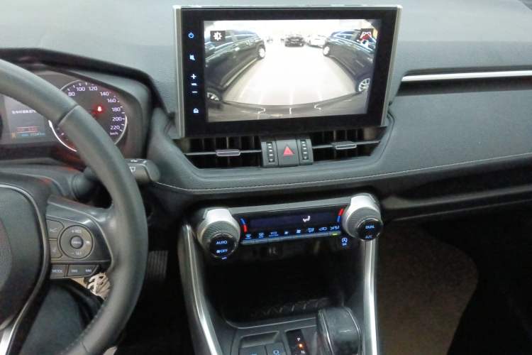 Used Toyota Wildlander 2021 2.0L CVT Two-Wheel Drive Luxury Edition Audio And AC Panel