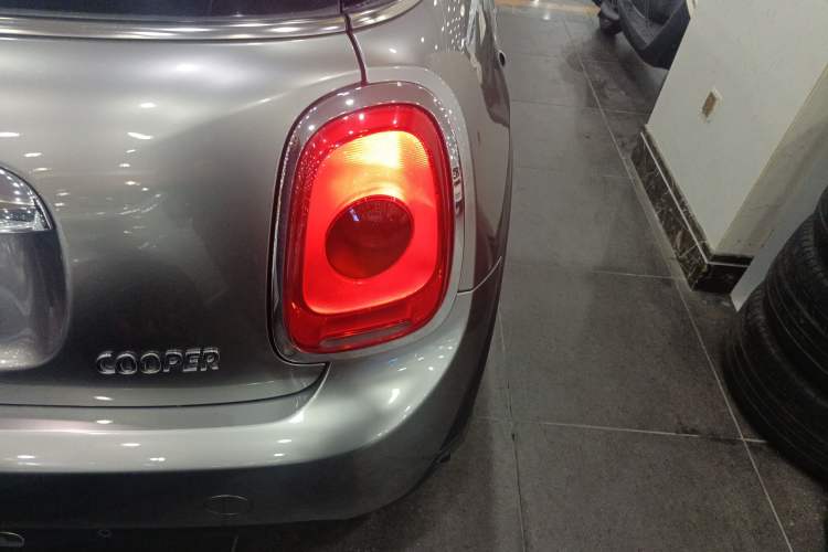 Used MINI MINI 2014 1.5T COOPER Fun
