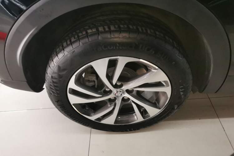 Used Buick Envision 2022 Facelift Encore S 652T Two-Wheel-Drive Luxury Model