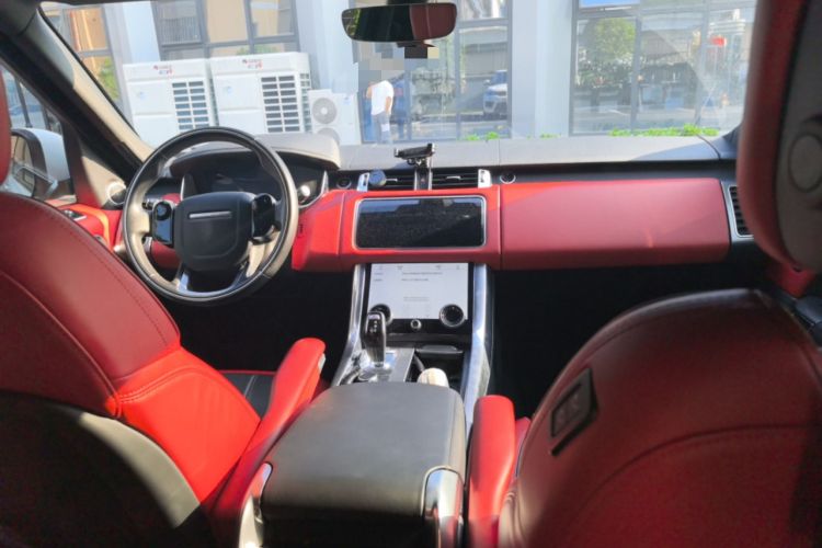 Used Land Rover Range Sport 2020 3.0 L6 HSE DYNAMIC Center Console