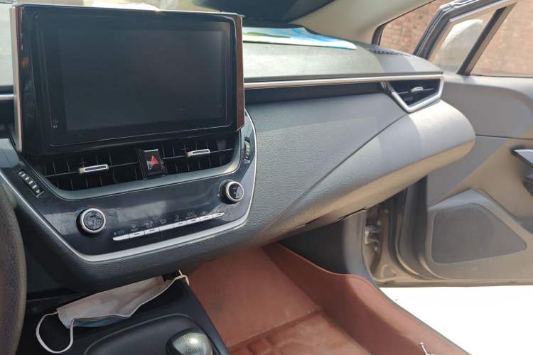 Used Toyota Corolla 2019 Dual-Engine 1.8L E-CVT GL-i Elite Edition Audio And AC Panel