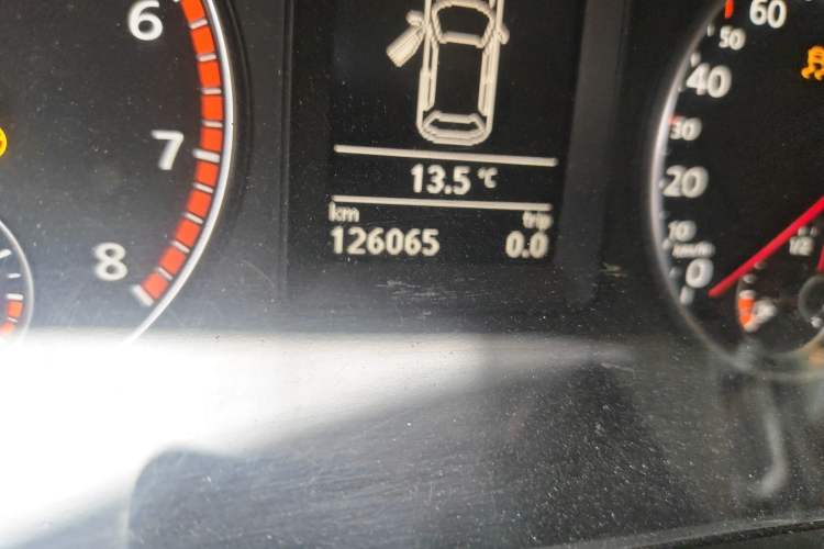 Used Volkswagen Scirocco 2014 1.4 TSI Competition Edition Odometer Close Up