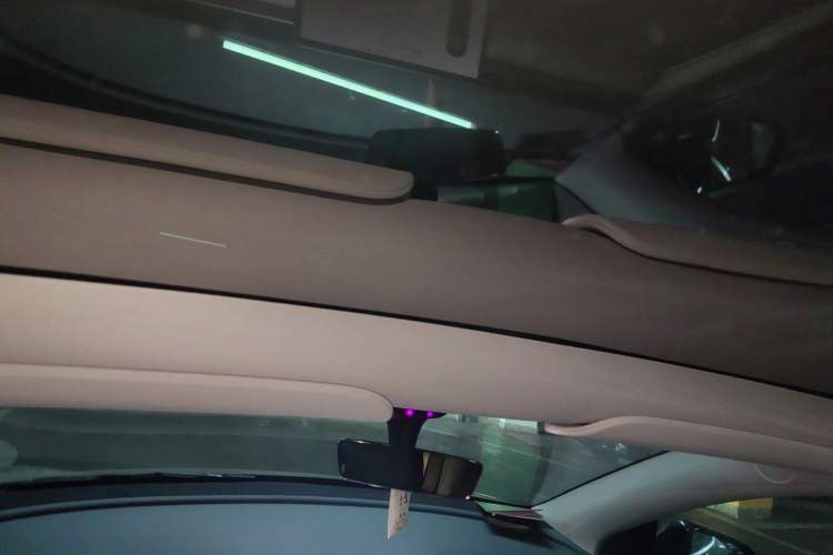 Used Tesla Model Y 2022 Long-Range All-Wheel-Drive Version
