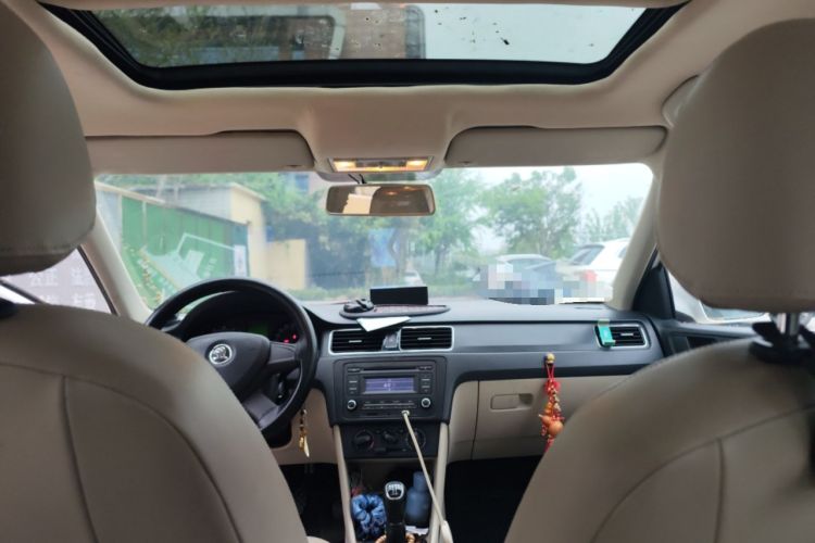 Used Skoda Rapid 2013 1.6L Manual Smart Selection Model Headliner