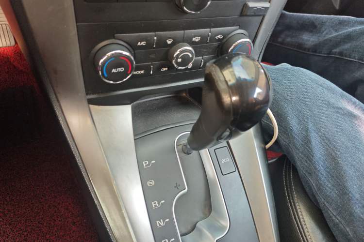 Used Chevrolet Captiva 2017 2.4L 4x4 Flagship Edition 7-Seater