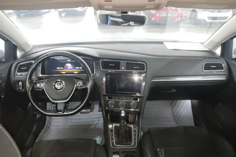 Used Volkswagen Golf 2020 Zhiai Edition 280TSI DSG Luxury Model
