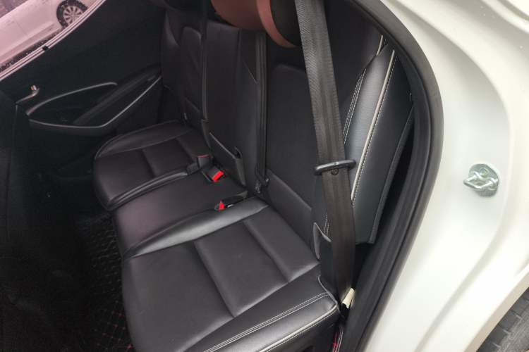 Used Hyundai Santa Fe 2017 2.0T Automatic Two-Wheel Drive Smart Version 7 Seats
