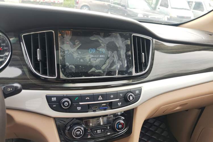 Used Baojun 730 2016 1.5T Manual Luxury Edition 7 Seats