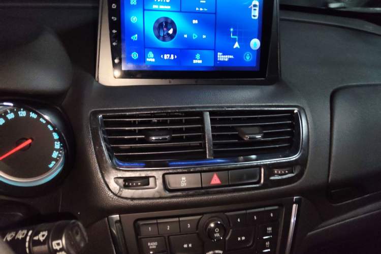 Used Buick Encore 2015 1.4T Automatic Two-Wheel Drive Urban Elite Version