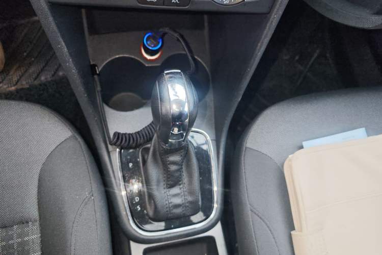 Used Volkswagen Polo 2016 1.6L Automatic Comfort Model Gear Lever