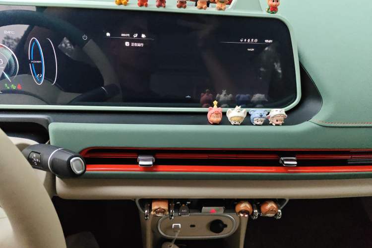 Used ORA Good Cat 2024 401 km Range Luxury Version 135 kW Audio And AC Panel