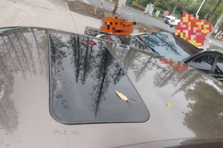 Used Volkswagen Gran Lavida 2013 1.6L Automatic Comfort Model Roof