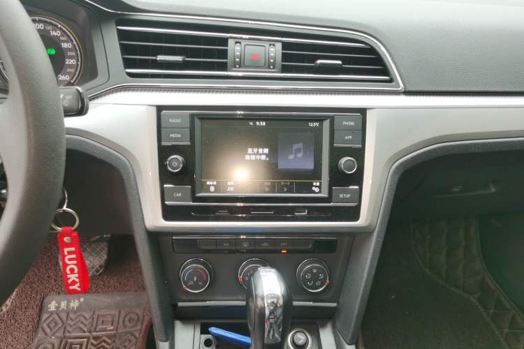 Used Volkswagen Lamando 2021 230TSI DSG Fashion Edition Audio And AC Panel