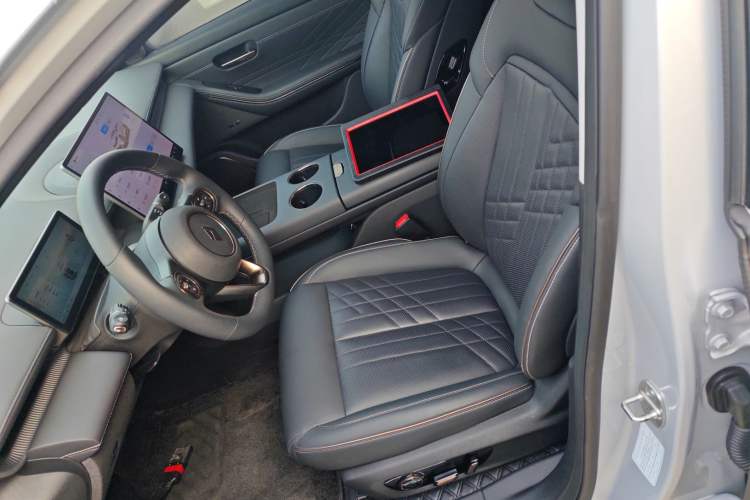 Used Baojun Enjoy 2025 Plug-in Hybrid 140km Luxury Edition
