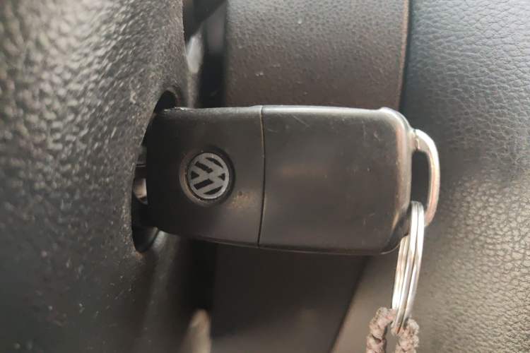 Used Volkswagen Sagitar 2012 1.6L Automatic Comfort Edition Vehicle Key