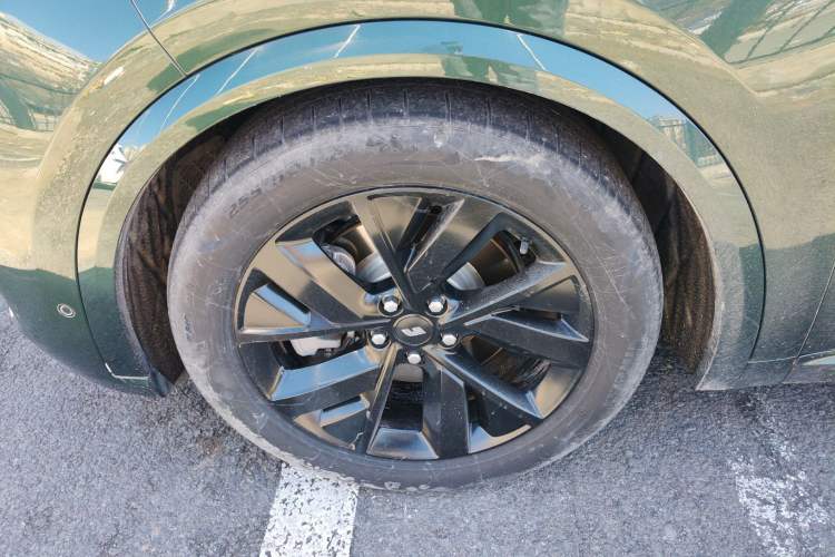 Used Li Auto L8 2023 Pro Model Left Front Wheel Hub