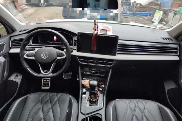 Used Volkswagen Tiguan L 2023 Restyled 330TSI Automatic Two-Wheel Drive R-Line Enhanced Comfort Version Interior 2