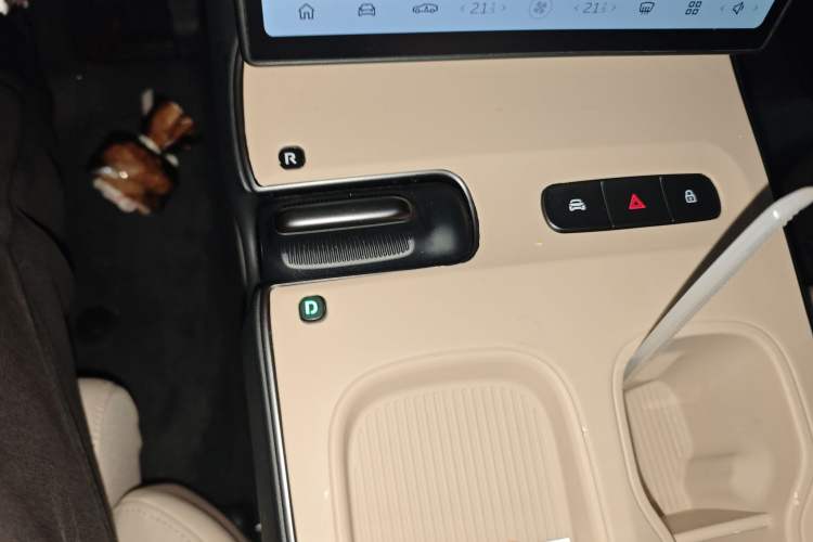 Used Nio ET5 2022 75 kWh Gear Lever