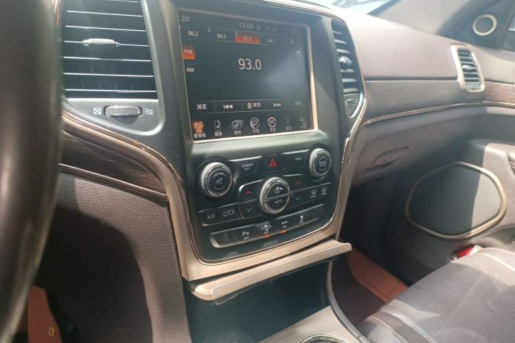 Used Jeep Grand Cherokee 2014 3.6L Flagship Prestige Edition
