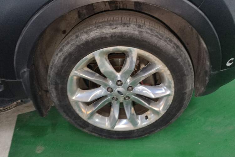 Used Ford Explorer 2013 3.5L Deluxe Model Right Front Wheel Hub