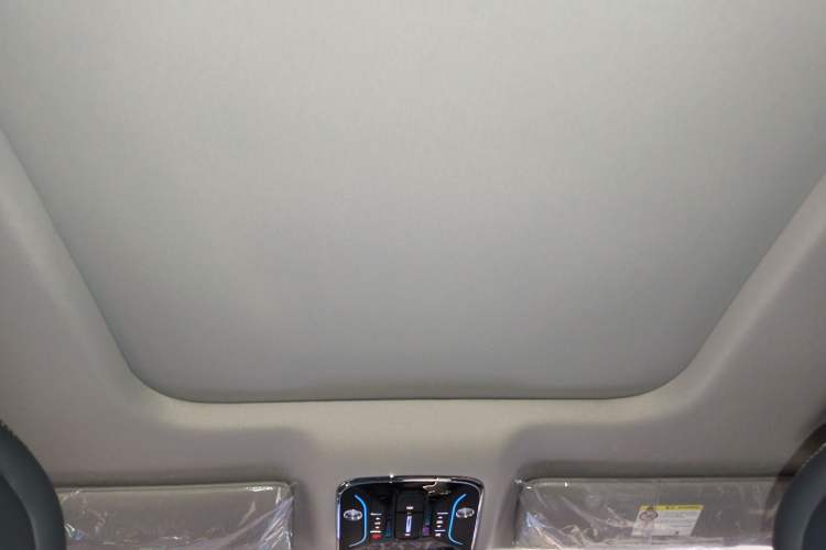 Used JETOUR Shanhai L9 2025 1.5TD 2DHT Luxury Edition 6-Seater
