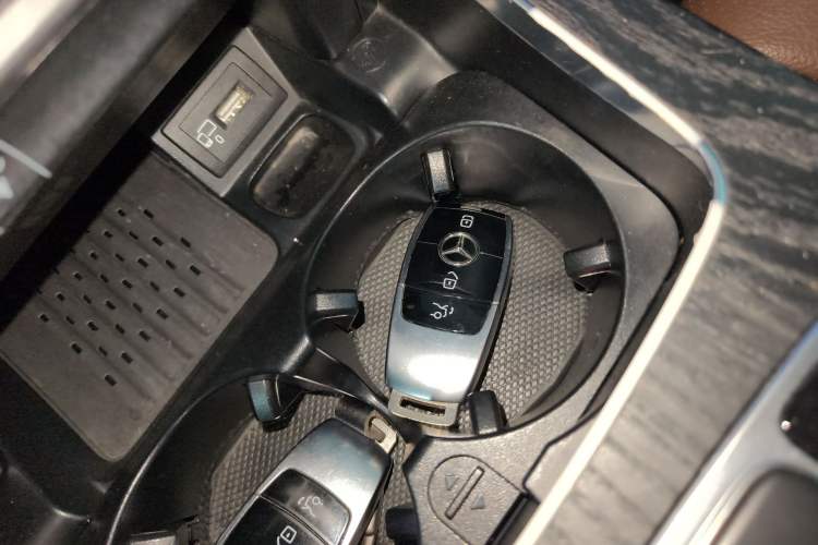 Used Mercedes-Benz E-Class 2019 E 200 L Sport Edition Vehicle Key