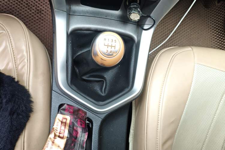 Used Venucia T70 2015 2.0L Manual RuiQu Version Gear Lever