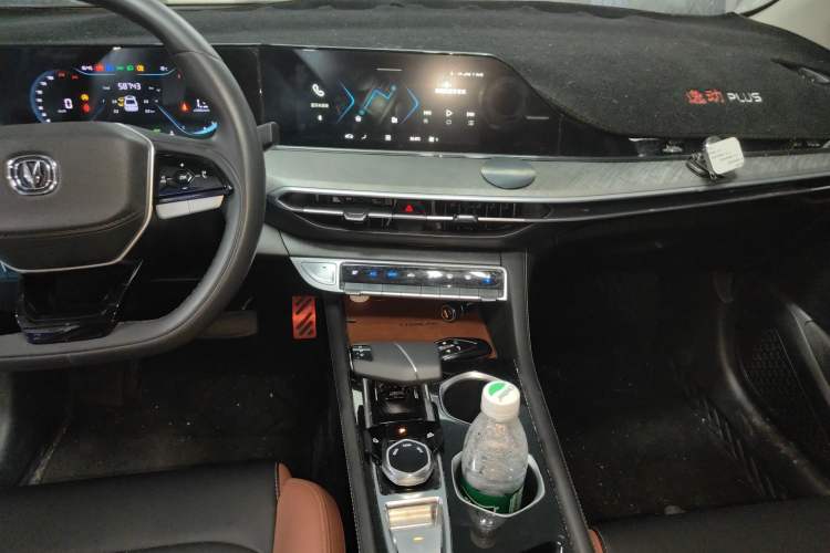 Used CHANGAN Eado 2023 Changan Edition PLUS Blue Whale NE 1.4T GDI DCT Prestige Version