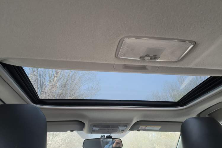 Used Toyota Levin 2017 Revised Dual-Engine 1.8H GS E-CVT Elite Sunroof Version China V Standard
