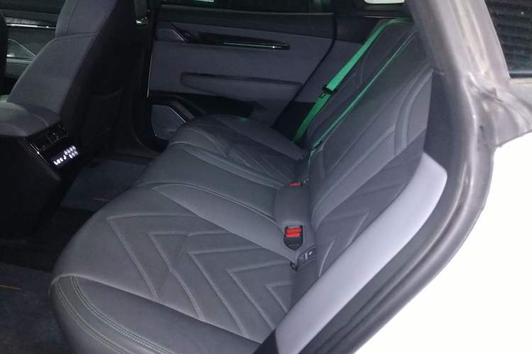 Used Zeekr 001 2022 Ultra-Long Range Dual-Motor YOU Version Left Rear Seat