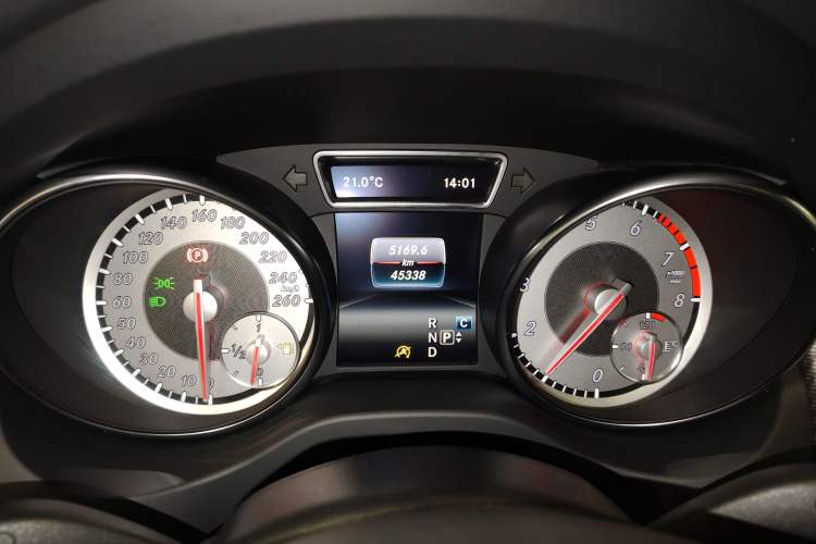 Used Mercedes-Benz GLA 2016 GLA 200 Fashion Model Instrument Cluster