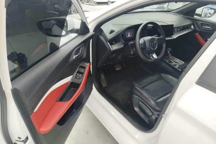 Used MG 5 2023 180 DVVT CVT Luxury Edition
